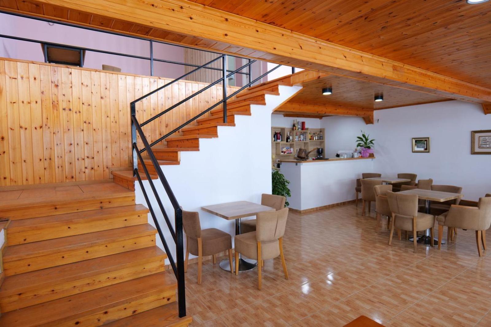 Hotel Eden Sarande Bagian luar foto