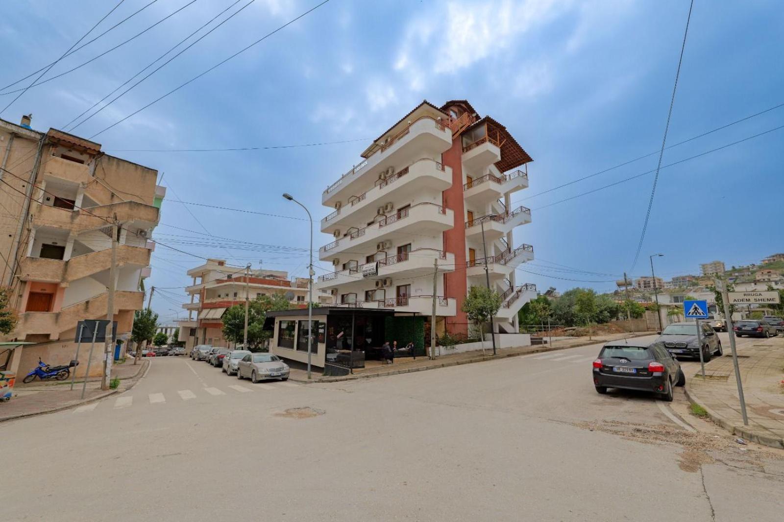 Hotel Eden Sarande Bagian luar foto