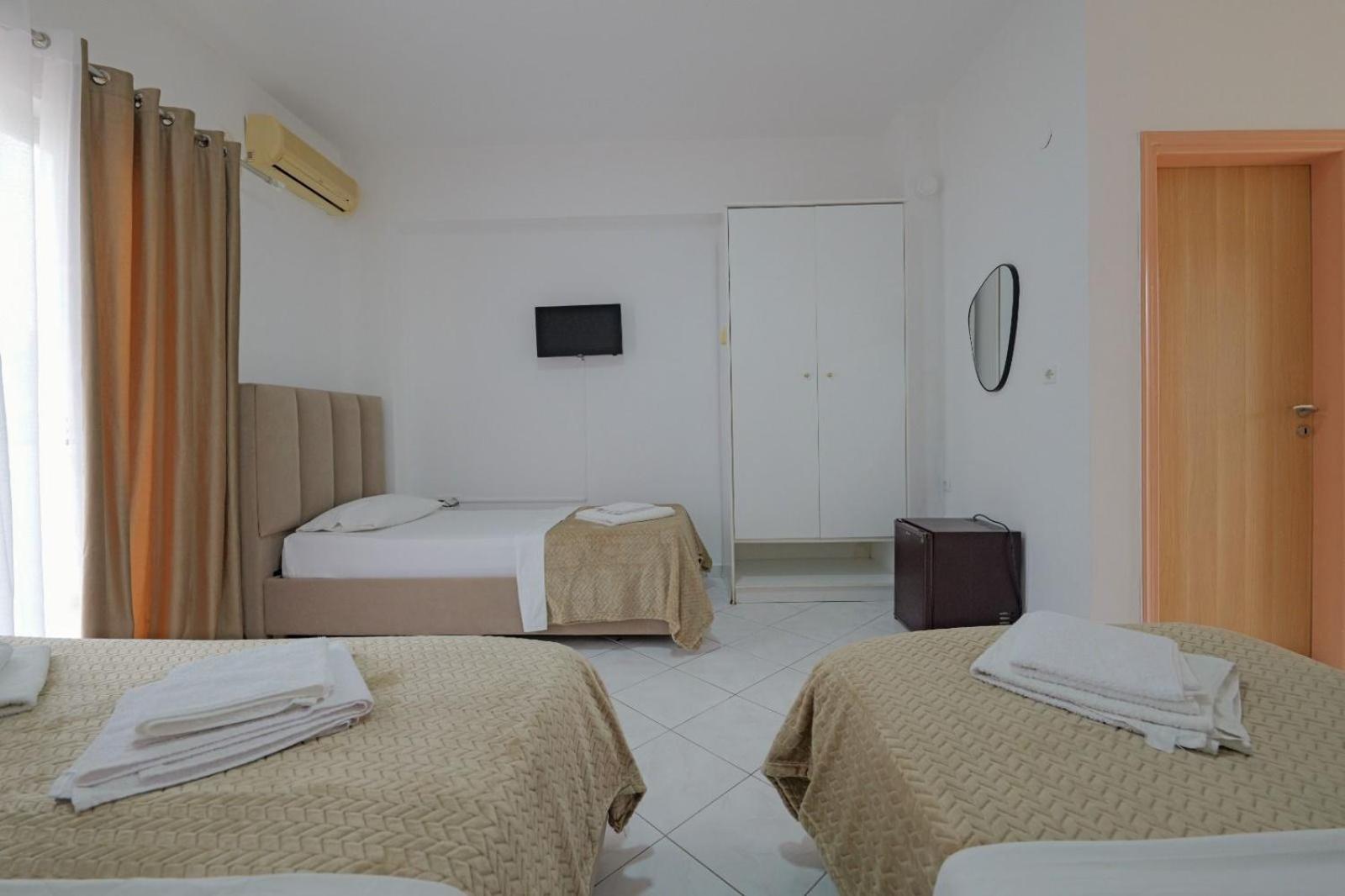 Hotel Eden Sarande Bagian luar foto
