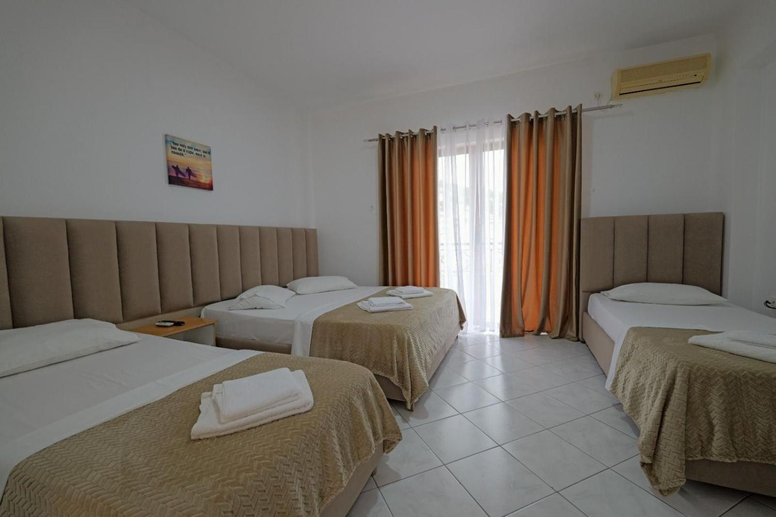 Hotel Eden Sarande Bagian luar foto