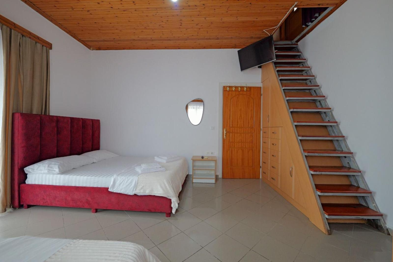 Hotel Eden Sarande Bagian luar foto