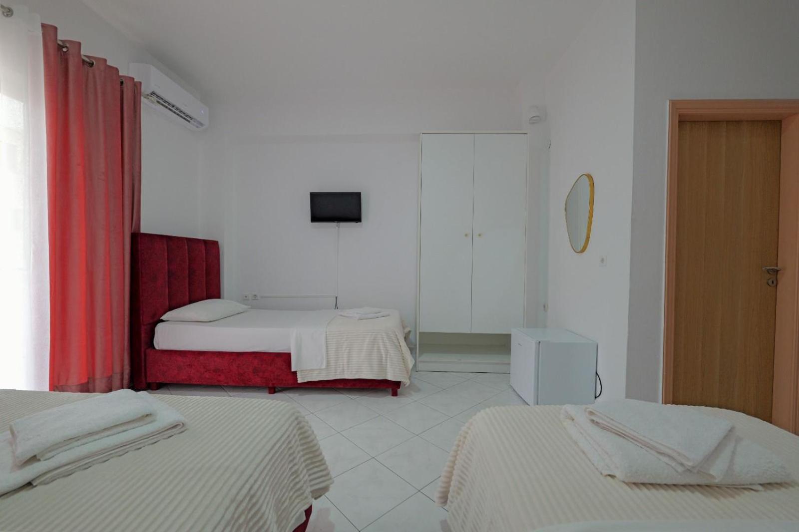 Hotel Eden Sarande Bagian luar foto