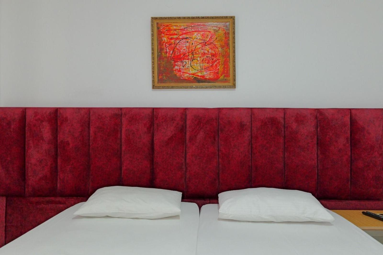 Hotel Eden Sarande Bagian luar foto