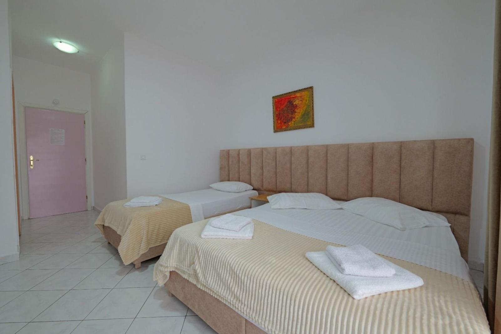 Hotel Eden Sarande Bagian luar foto