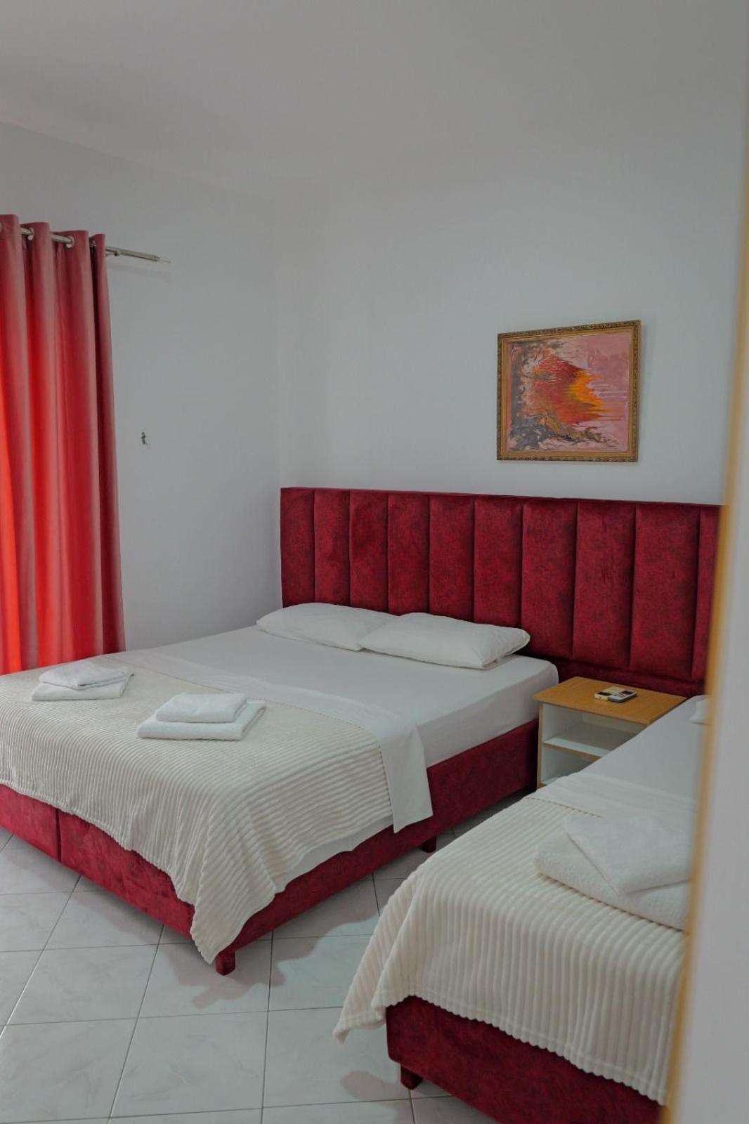 Hotel Eden Sarande Bagian luar foto