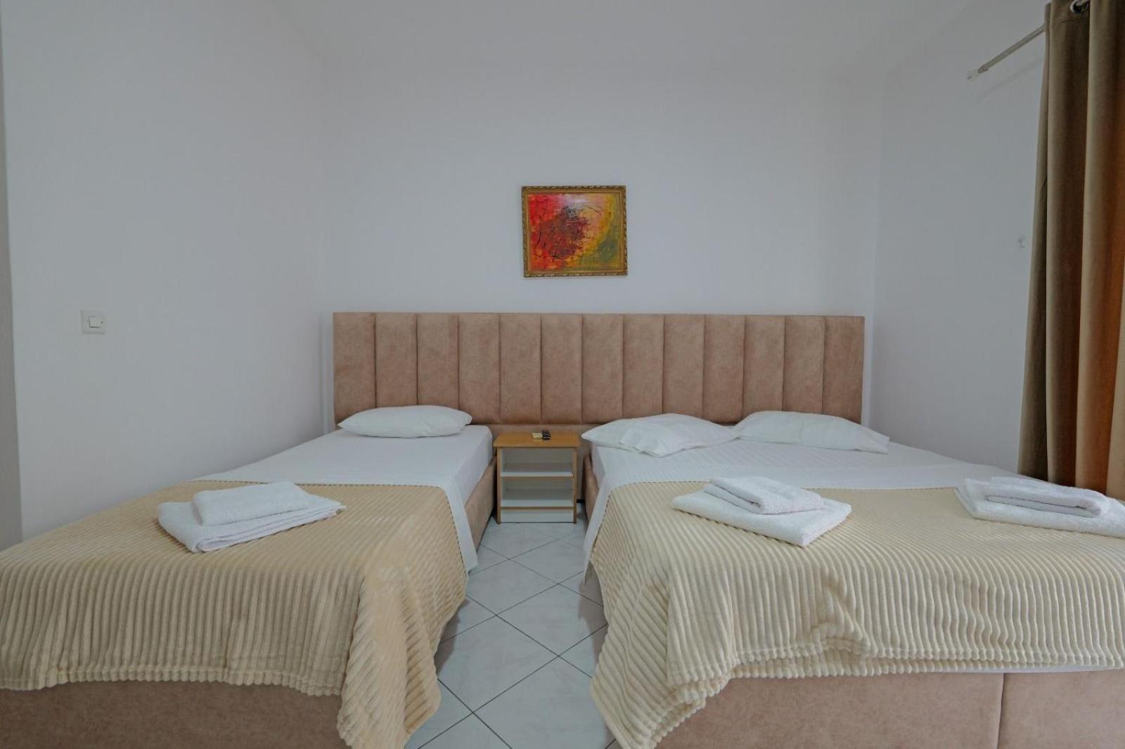 Hotel Eden Sarande Bagian luar foto
