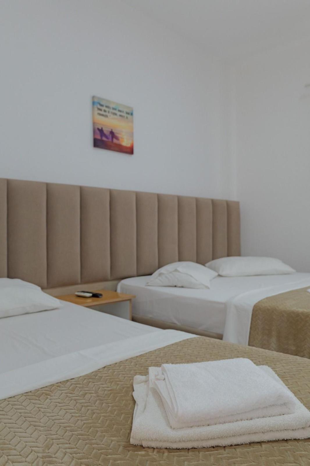 Hotel Eden Sarande Bagian luar foto
