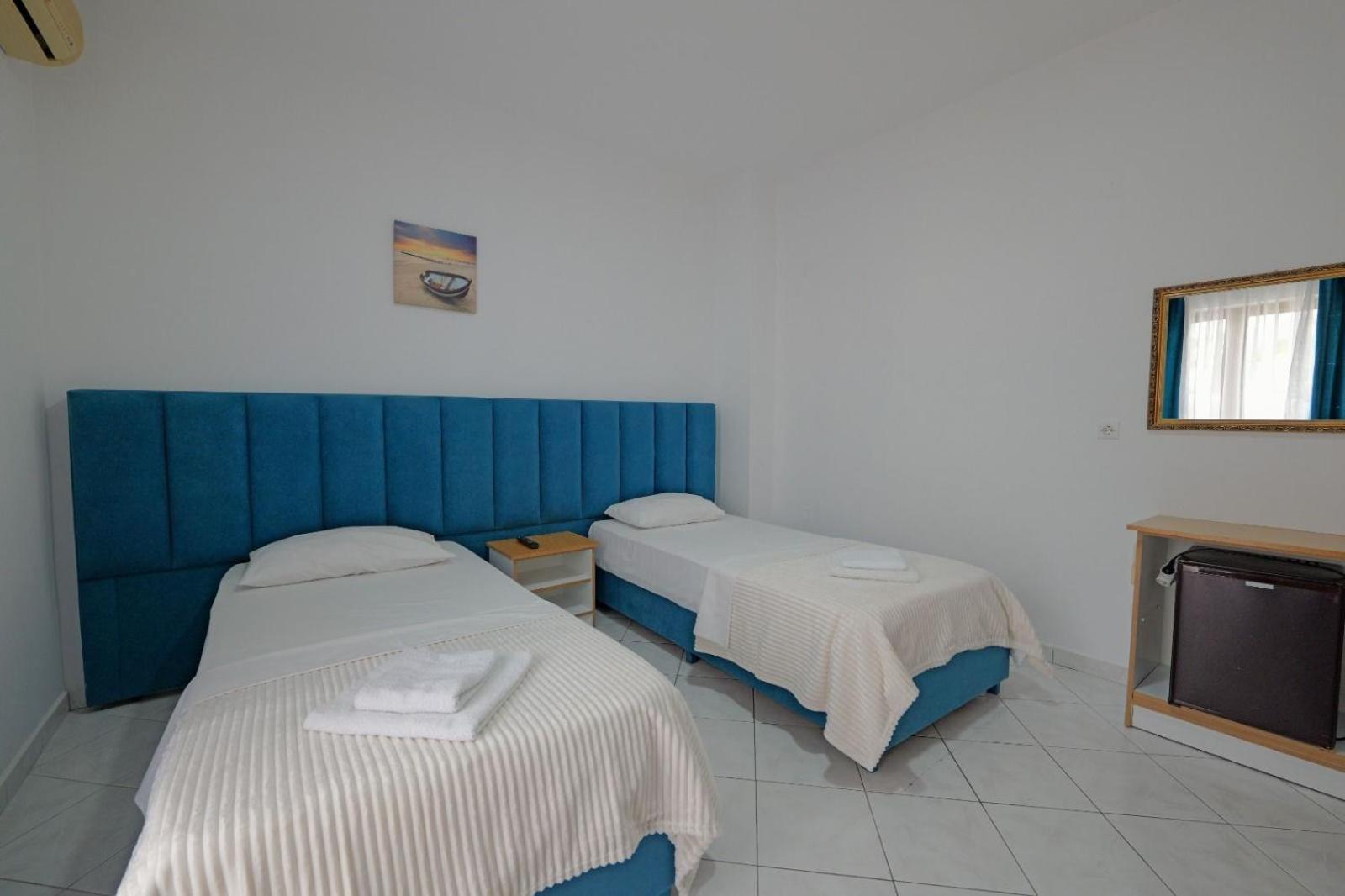 Hotel Eden Sarande Bagian luar foto