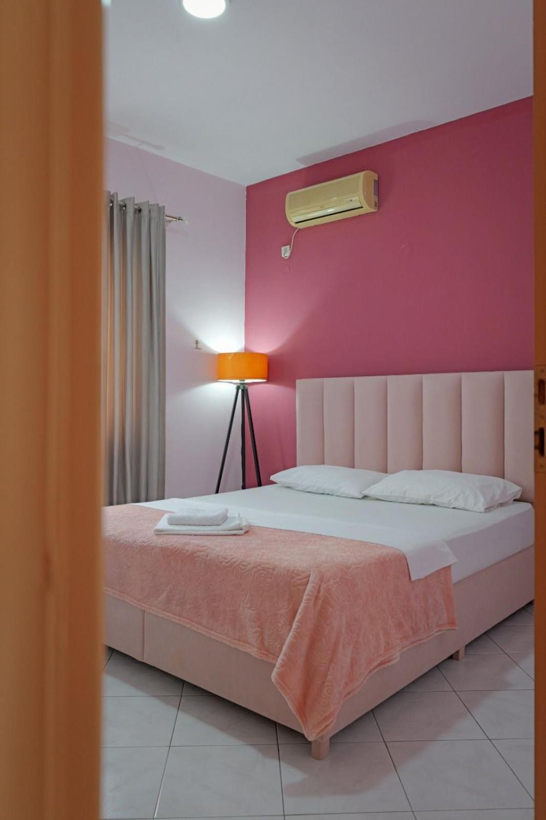 Hotel Eden Sarande Bagian luar foto